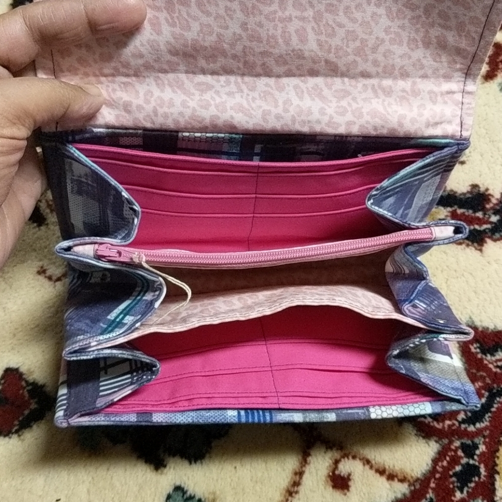 Wallet - Picture 3 of 6